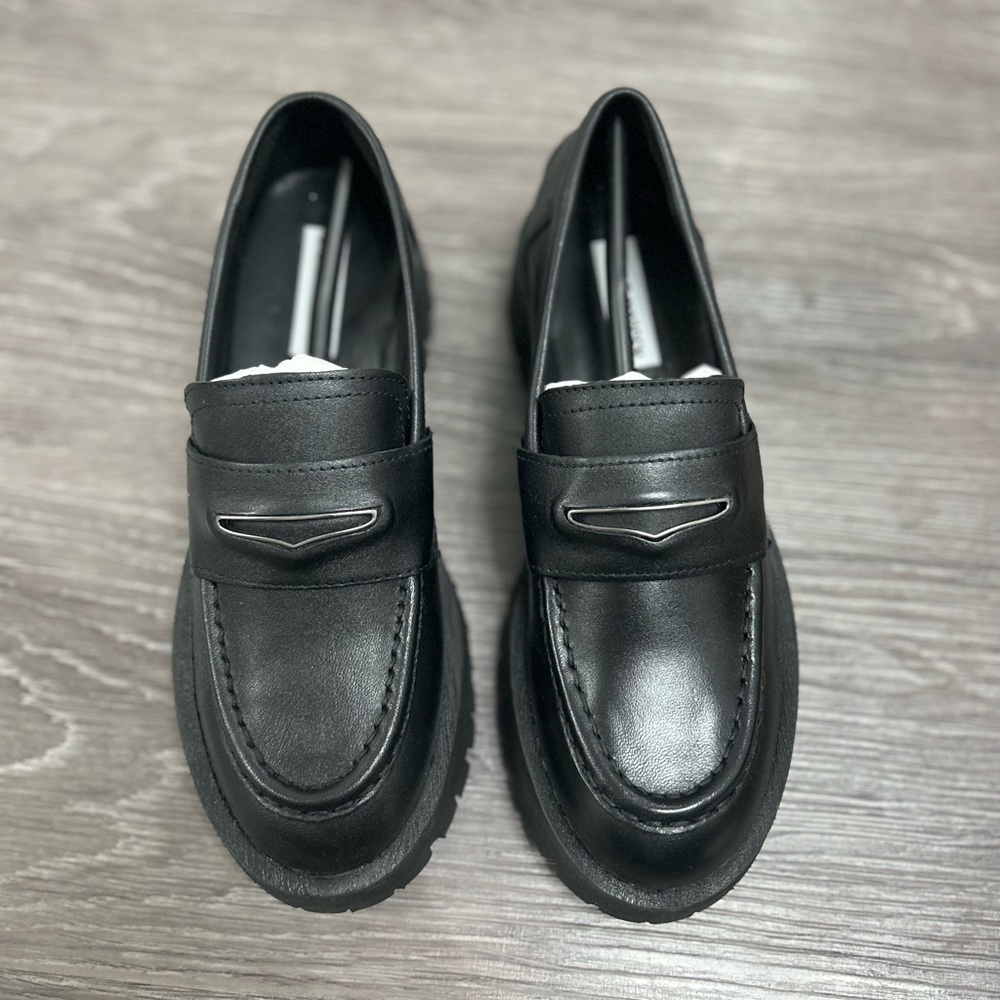 Steve Madden Lawrence loafer brand new in box